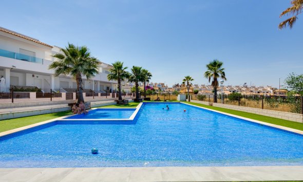 Adosado - Segunda mano - Torrevieja -
                Los Balcones