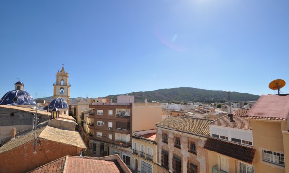 Apartament - Revânzare - Pinoso -
                Inland
