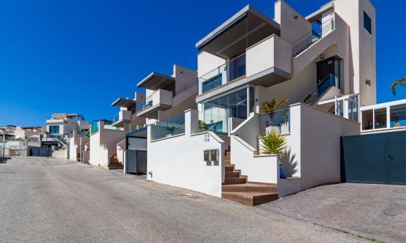 Apartament - Revânzare - San Miguel de Salinas -
                Bellavista