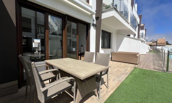 Apartament - Revânzare - San Pedro del Pinatar -
                Costa Calida