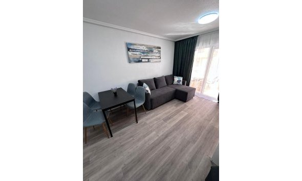 Apartament - Revânzare - Torrevieja -
                Centro - Muelle Pesquero
