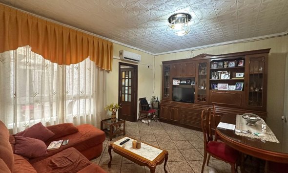 Apartament - Revânzare - Torrevieja - Estacion De Autobuses