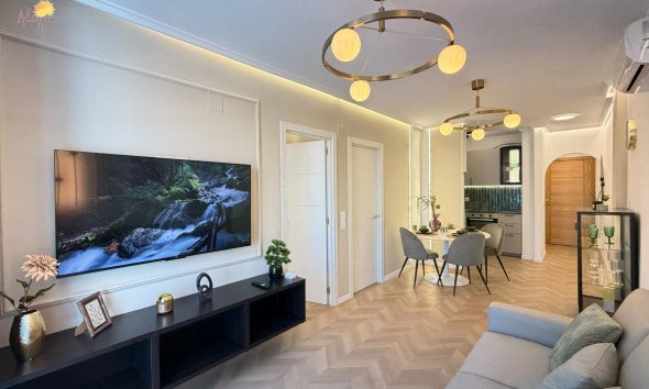 Apartament - Revânzare - Torrevieja - Estacion De Autobuses