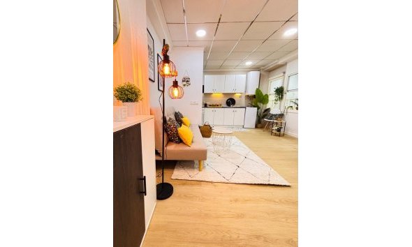 Apartament - Revânzare - Torrevieja - Playa de los Locos