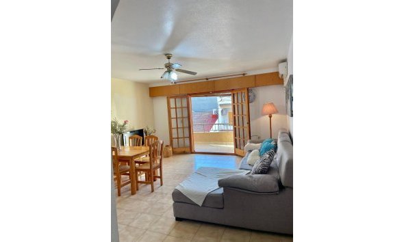 Apartament - Revânzare - Torrevieja - Playa de los Locos