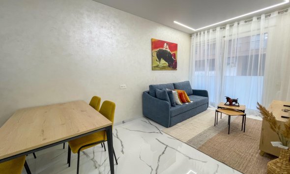 Apartament - Revânzare - Torrevieja - Playa del Cura