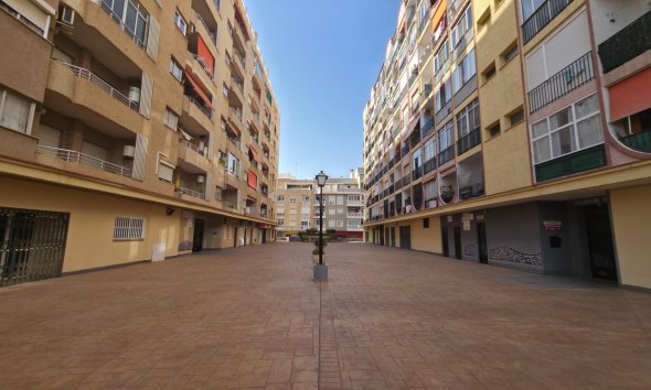 Apartament - Revânzare - Torrevieja - Playa del Cura