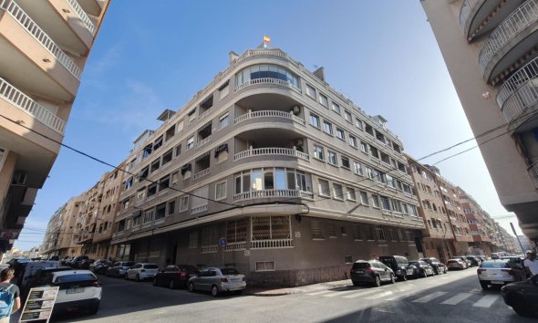 Apartament - Revânzare - Torrevieja - Playa del Cura