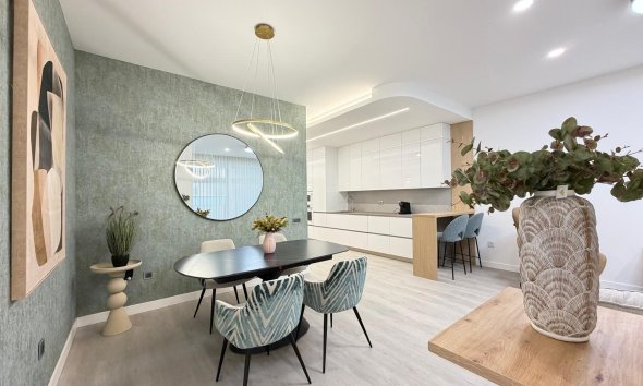 Apartament - Revânzare - Torrevieja - Playa del Cura