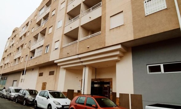 Apartament - Revânzare - Torrevieja - Torrevieja