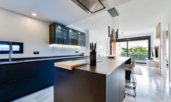 Apartament - Revânzare - Villajoyosa -
                La Cala