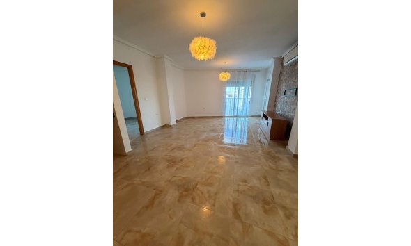 Apartamento - Segunda mano - Jacarilla -
                Jacarilla