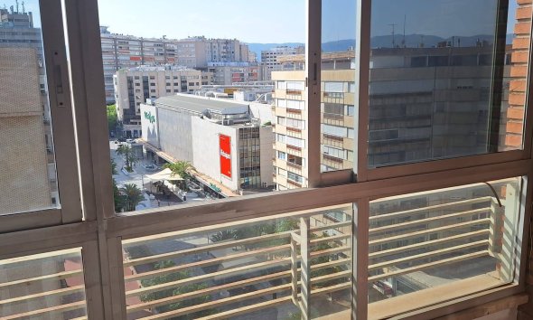 Apartamento - Segunda mano - Murcia -
                Centro