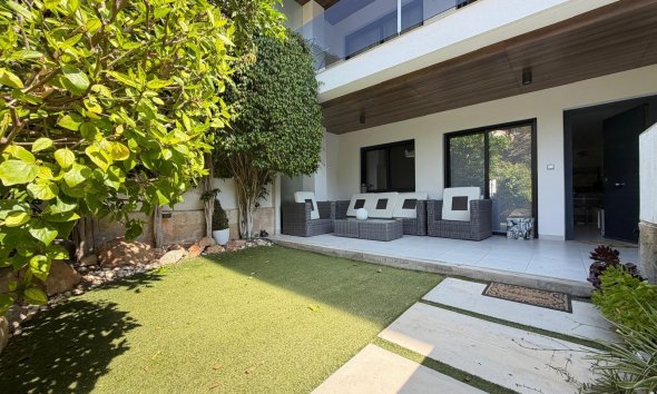 Apartamento - Segunda mano - Orihuela Costa -
                Altos De Campoamor