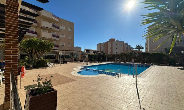 Apartamento - Segunda mano - Orihuela Costa -
                Campoamor