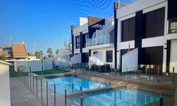 Apartamento - Segunda mano - San Pedro del Pinatar -
                Centro