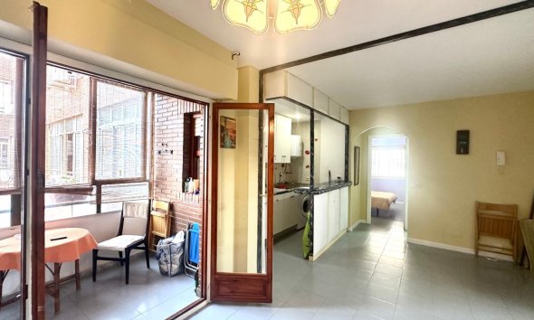 Apartamento - Segunda mano - Torrevieja -
                Acequion