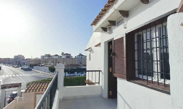 Apartamento - Segunda mano - Torrevieja -
                Aguas Nuevas 2
