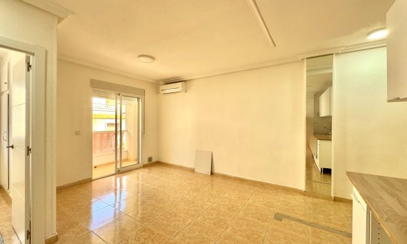 Apartamento - Segunda mano - Torrevieja - Centro