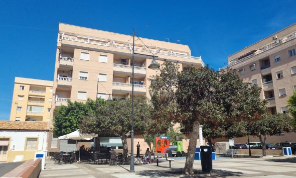 Apartamento - Segunda mano - Torrevieja - Centro