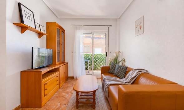 Apartamento - Segunda mano - Torrevieja -
                Centro