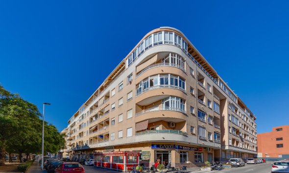 Apartamento - Segunda mano - Torrevieja -
                Estacion De Autobuses