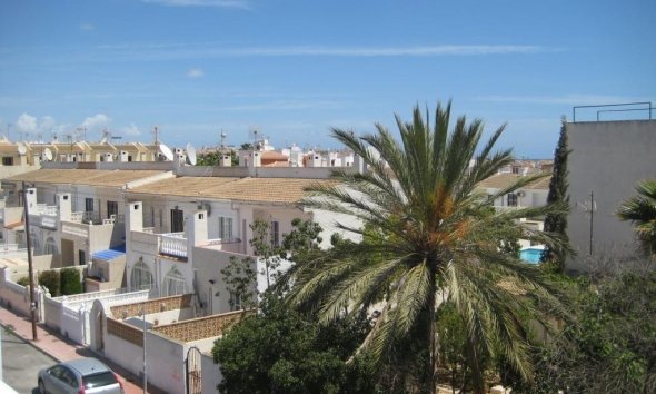 Apartamento - Segunda mano - Torrevieja - Estacion De Autobuses