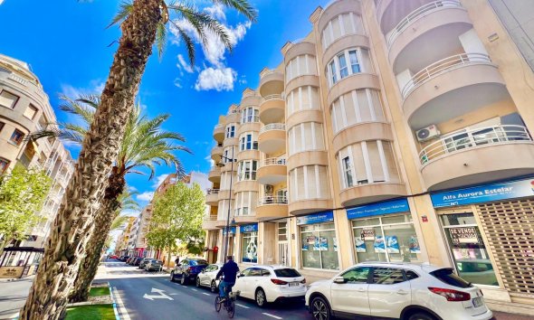 Apartamento - Segunda mano - Torrevieja -
                Habaneras