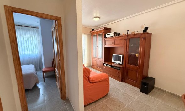 Apartamento - Segunda mano - Torrevieja - Playa de los Locos