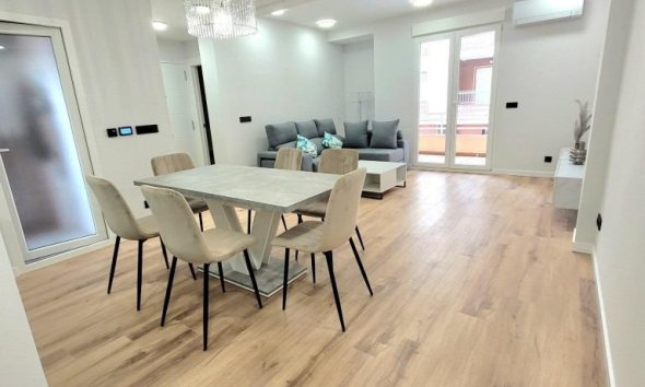 Apartamento - Segunda mano - Torrevieja - Playa del Cura