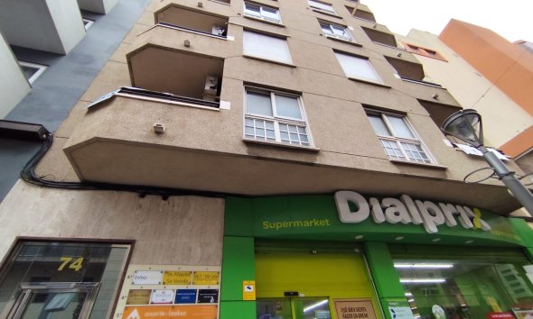 Apartamento - Segunda mano - Torrevieja -
                Puerto