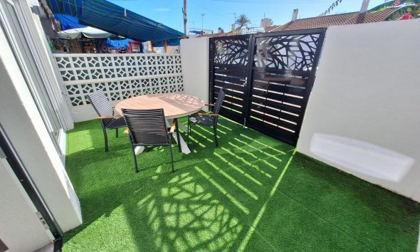 Apartamento - Segunda mano - Torrevieja -
                Torretas
