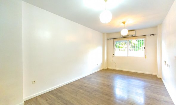 Apartamento - Segunda mano - Torrevieja -
                Torrevieja