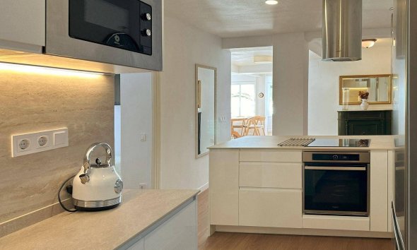 Apartment - Resale - Torrevieja -
                Centro