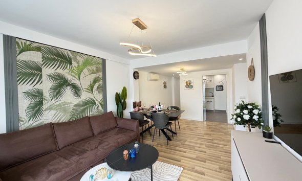 Apartment - Resale - Torrevieja -
                Centro