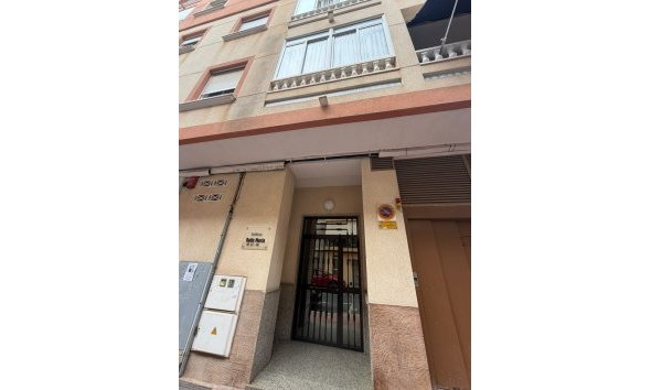 Apartment - Resale - Torrevieja -
                Costa Blanca