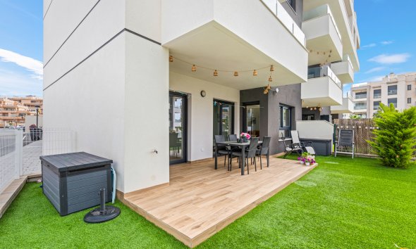 Apartment - Resale - Villamartin -
                Costa Blanca