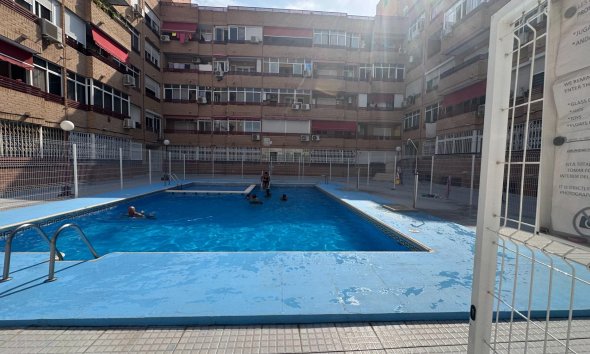 Appartement - Revente - Torrevieja -
                Centro