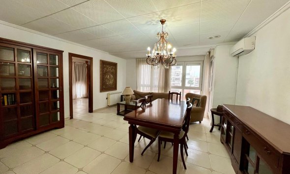 Appartement - Revente - Torrevieja -
                Centro