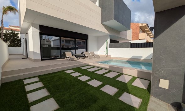 Bungalow - Resale - Pilar de la Horadada -
                Costa Blanca