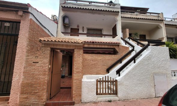 Bungalow - Segunda mano - Torrevieja -
                Playa de los Locos