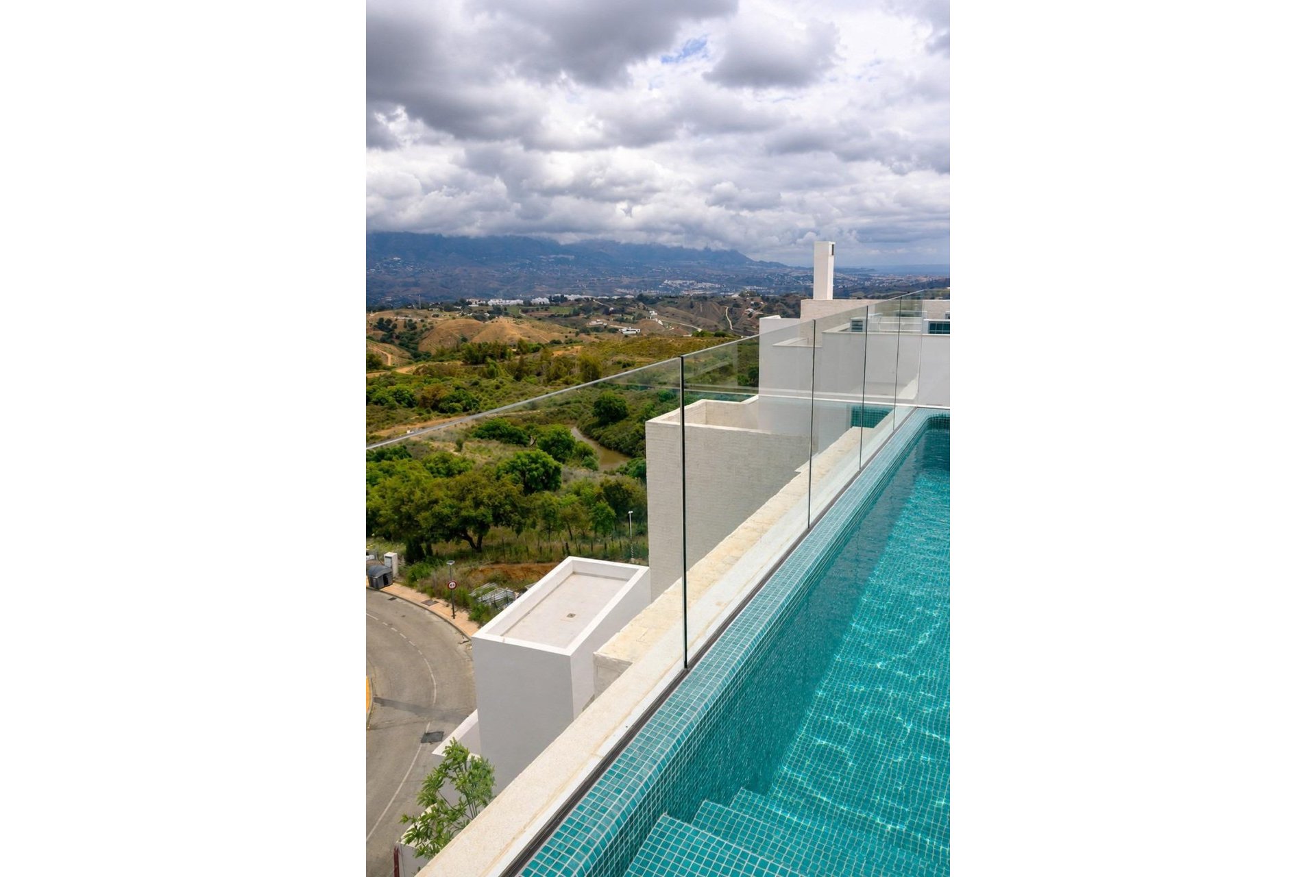 Construcție nouă - Apartament -
Ojen - El Soto De Marbella