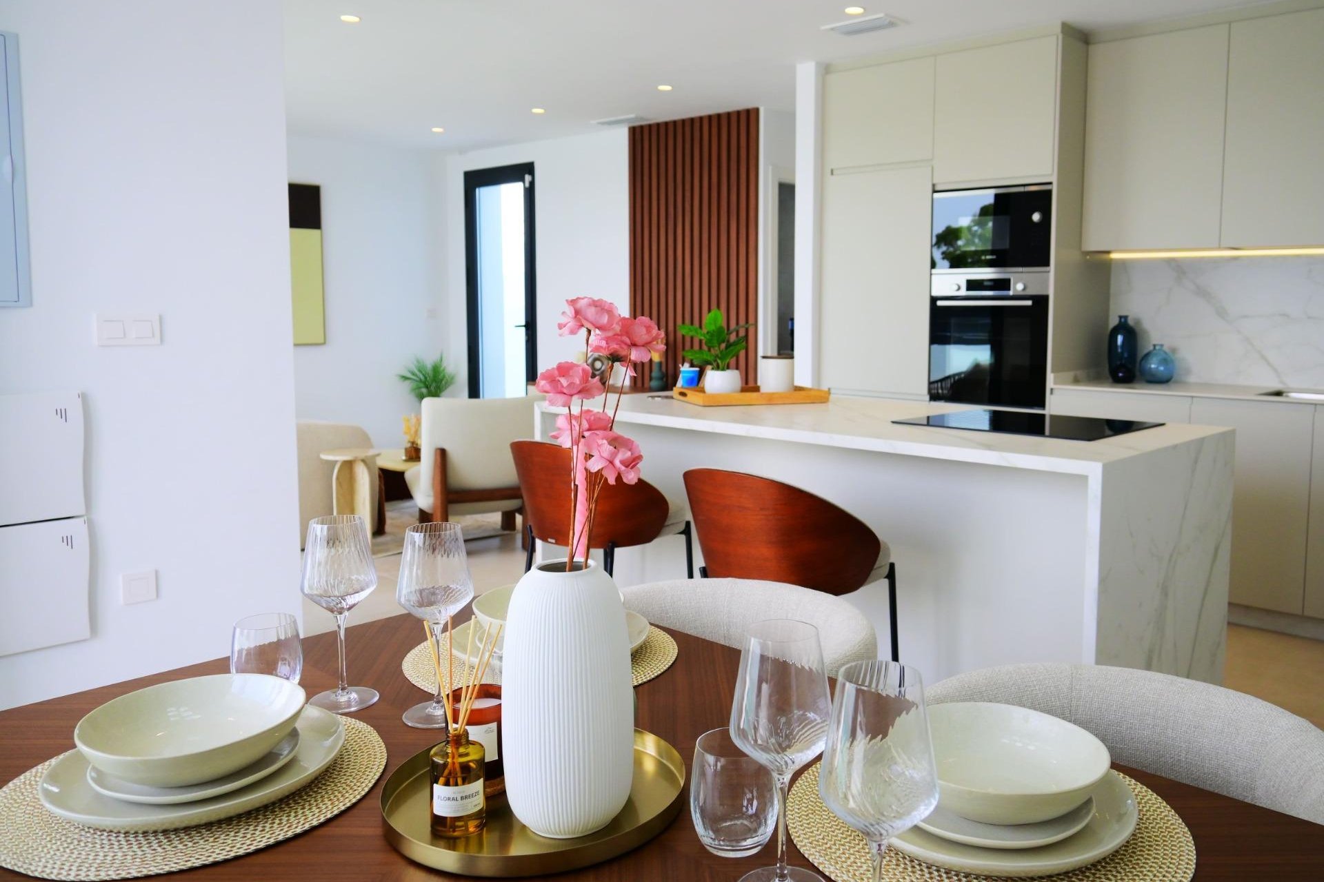 Construcție nouă - Vilă -
Dolores - polideportivo