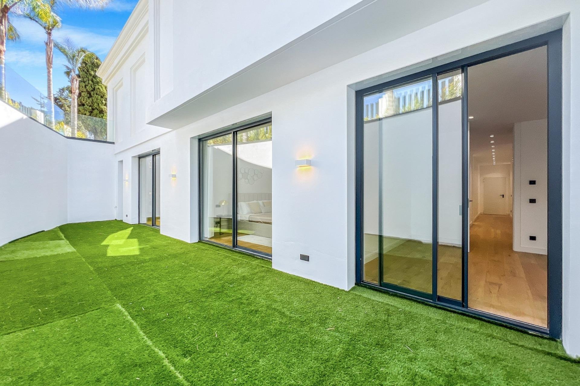 Construcție nouă - Vilă -
Marbella - Lomas De Marbella Club