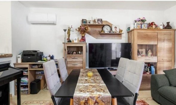 Duplex - Segunda mano - San Miguel de Salinas -
                Las Filipinas