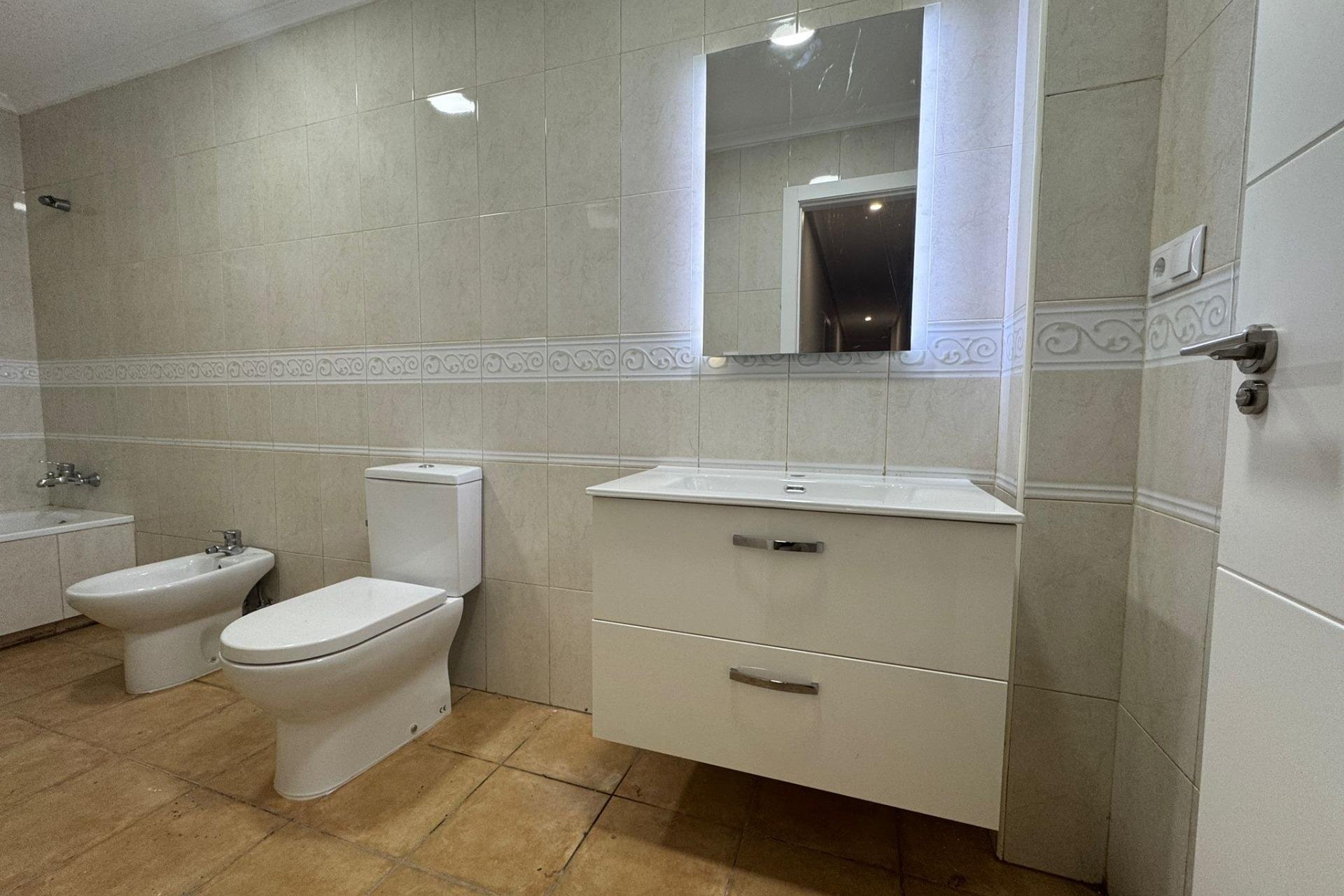 Használt Ingatlanok - Apartman -
Catral - Comunidad Valenciana