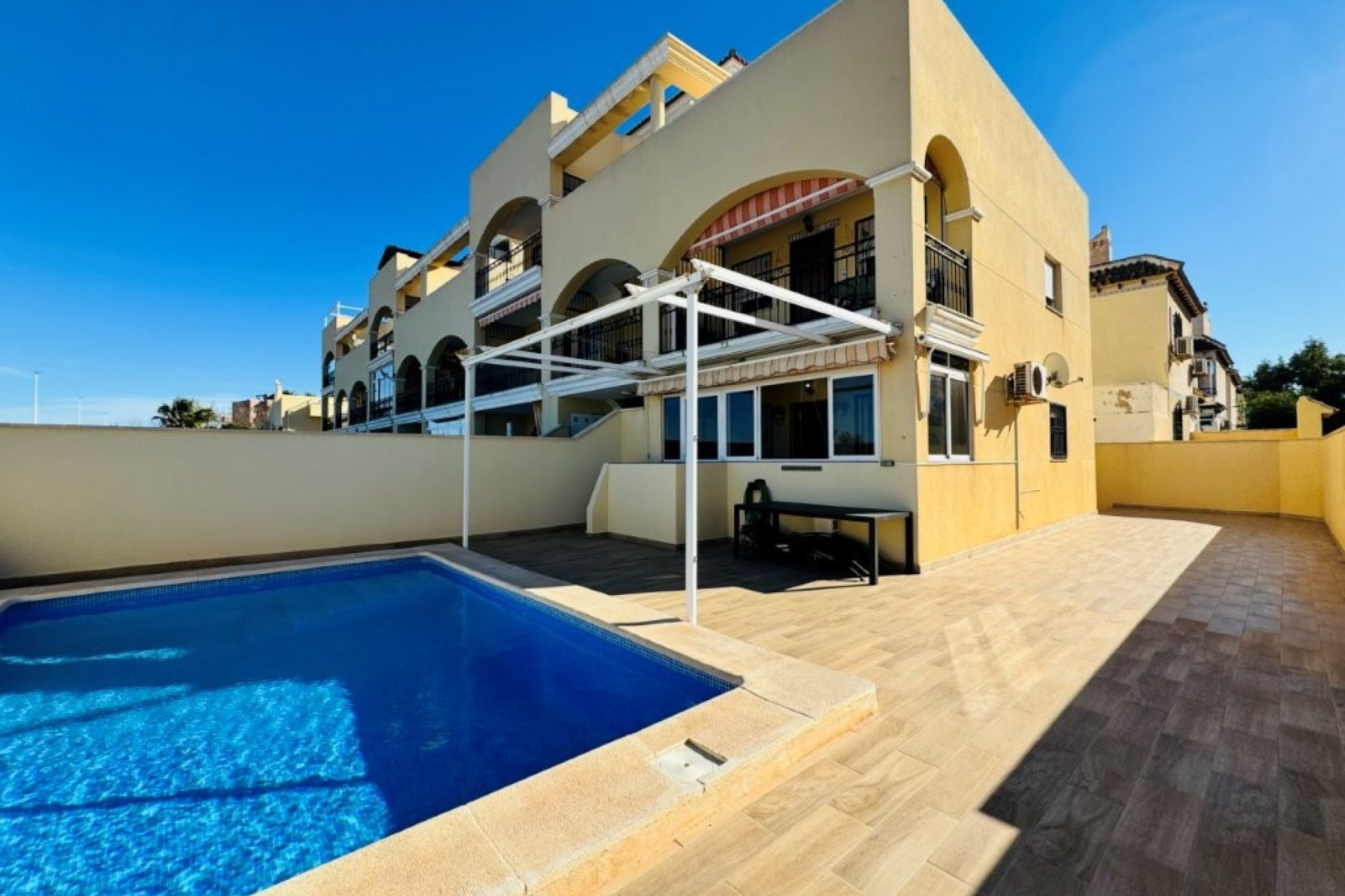 Használt Ingatlanok - Apartman -
La Mata - Costa Blanca