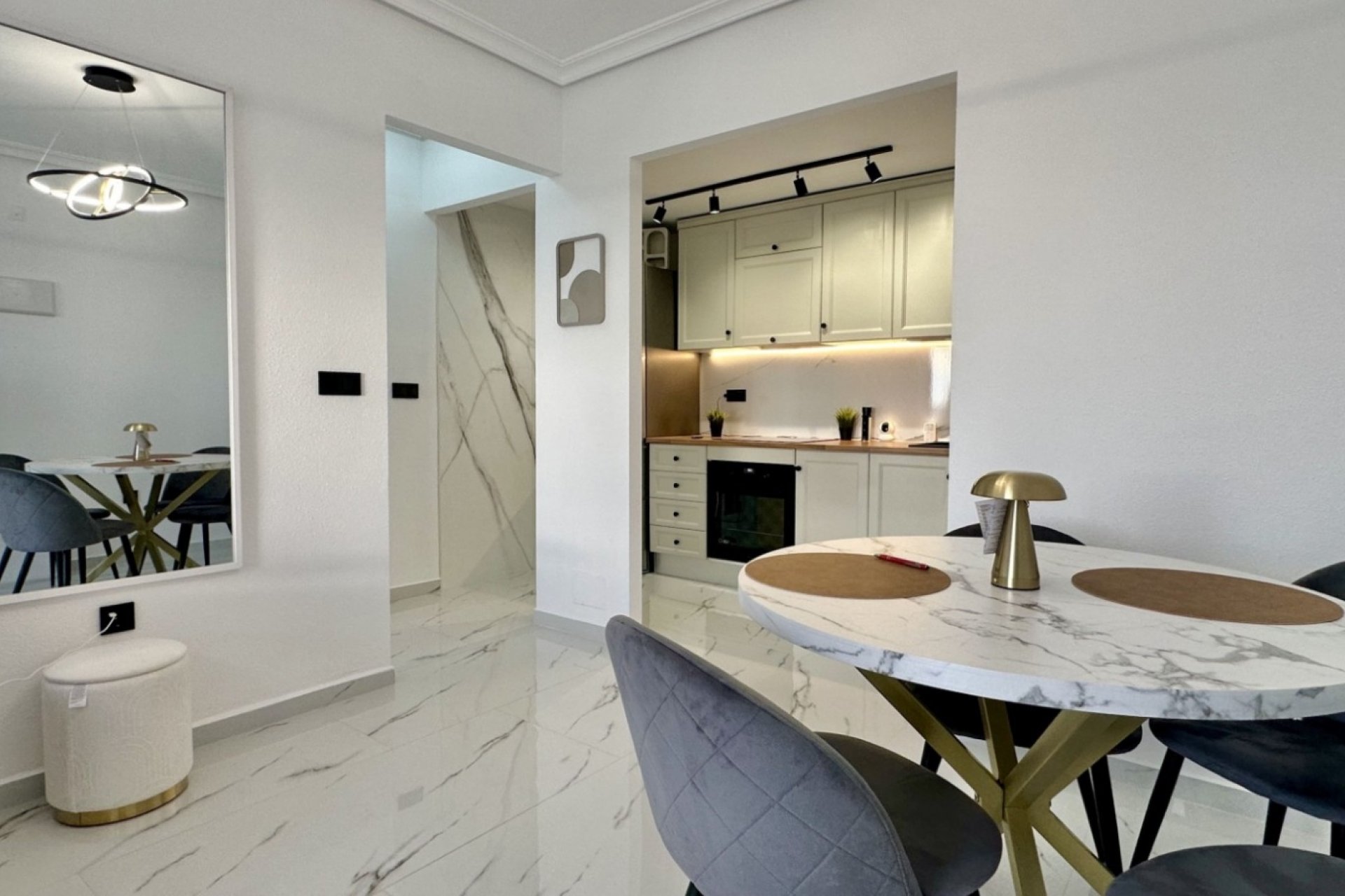 Használt Ingatlanok - Apartman -
Orihuela - Inland