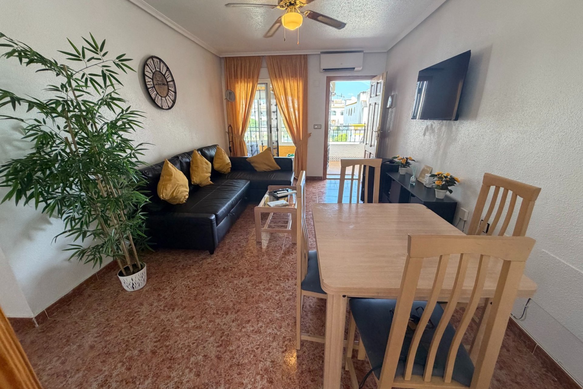 Használt Ingatlanok - Apartman -
Orihuela - Inland