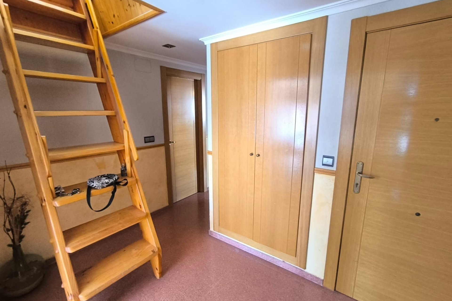 Használt Ingatlanok - Apartman -
Sax - Inland